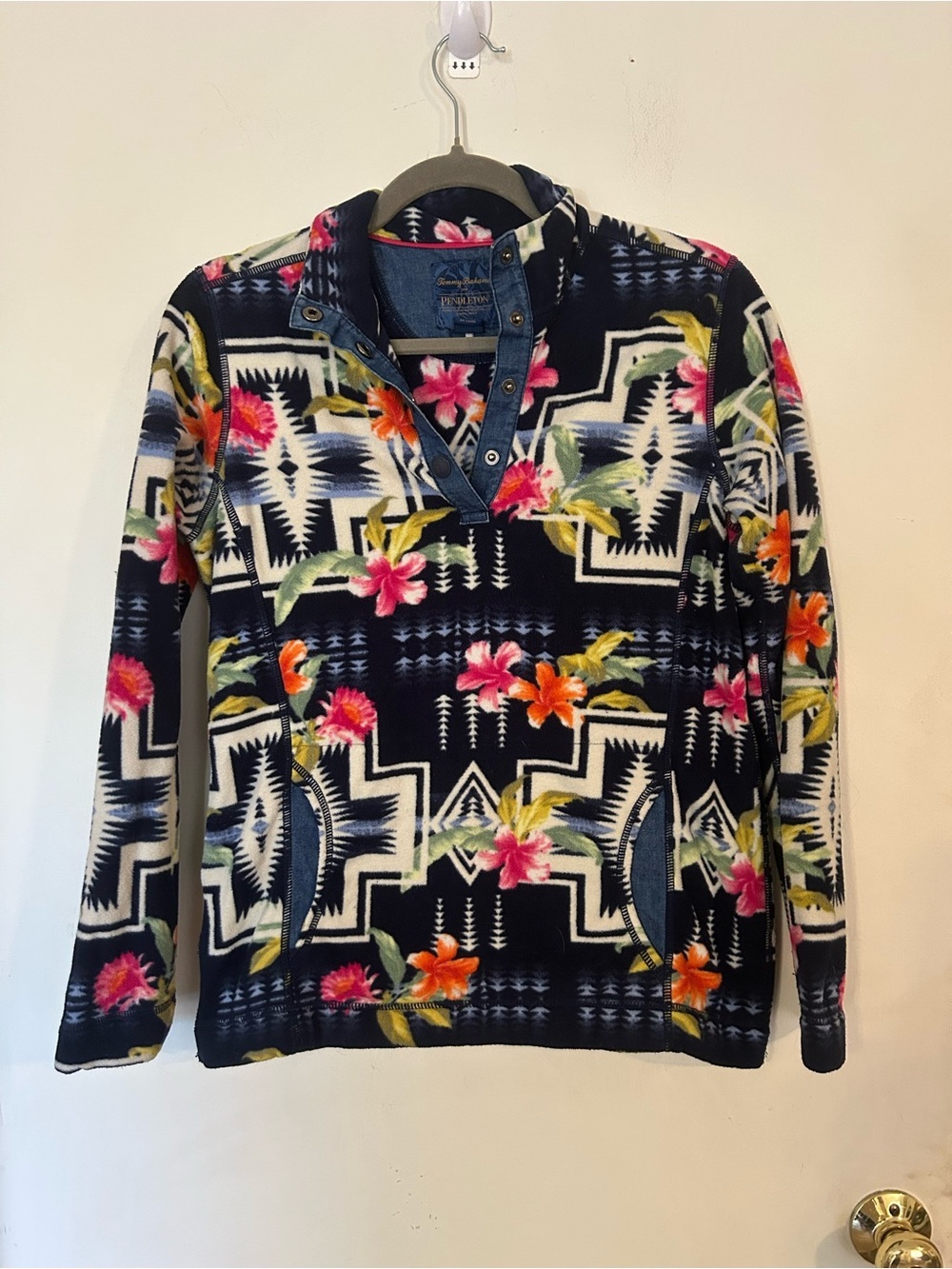 Tommy Bahama X Pendleton Aloha
Women's Fleece Snap Pullover SZ XXS
Lightweight
